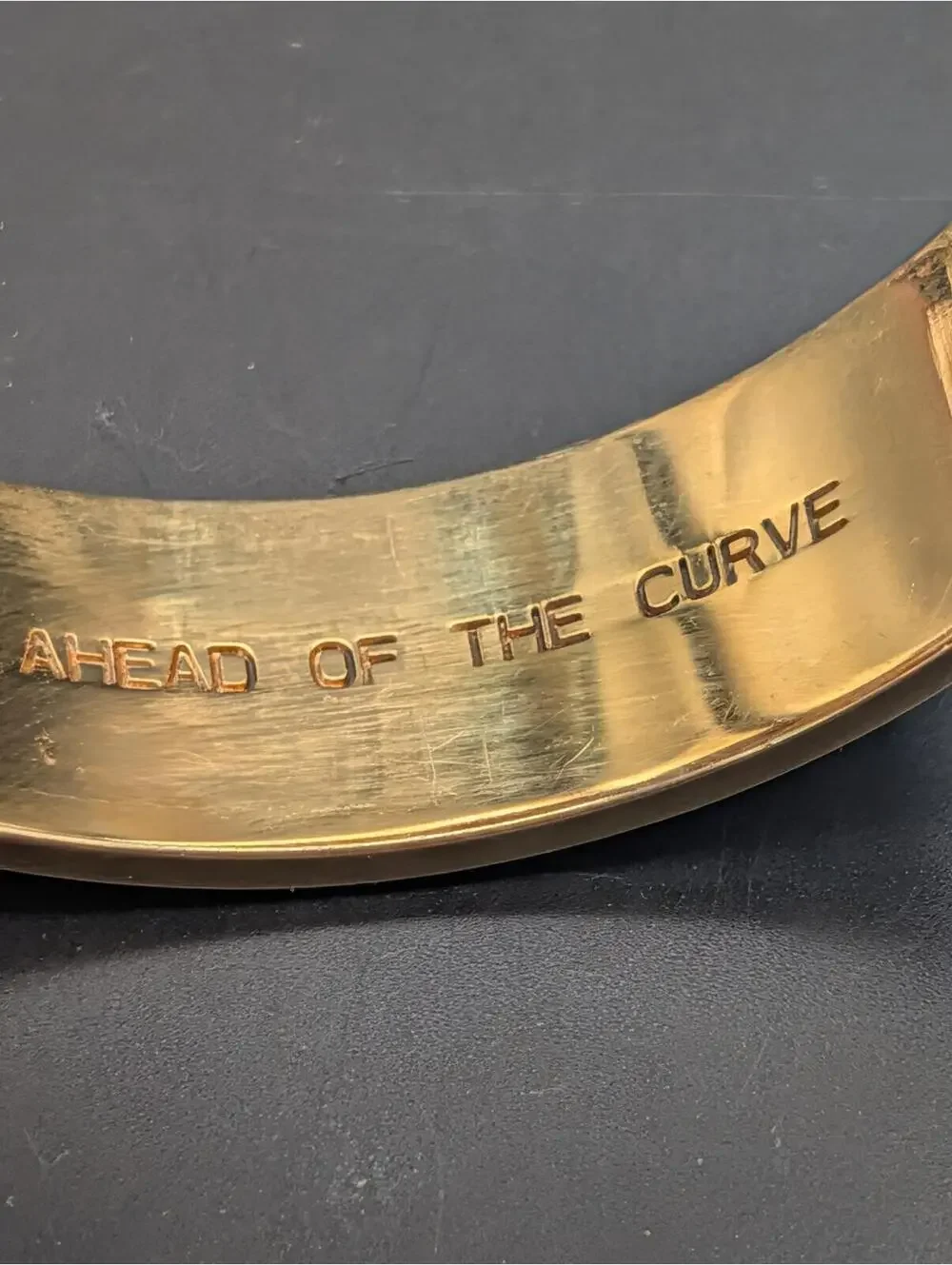Kate Spade Ahead Of The Curve Enamel Bangle Bracelet Black Cream Scallop Gold - Picture 5 of 9